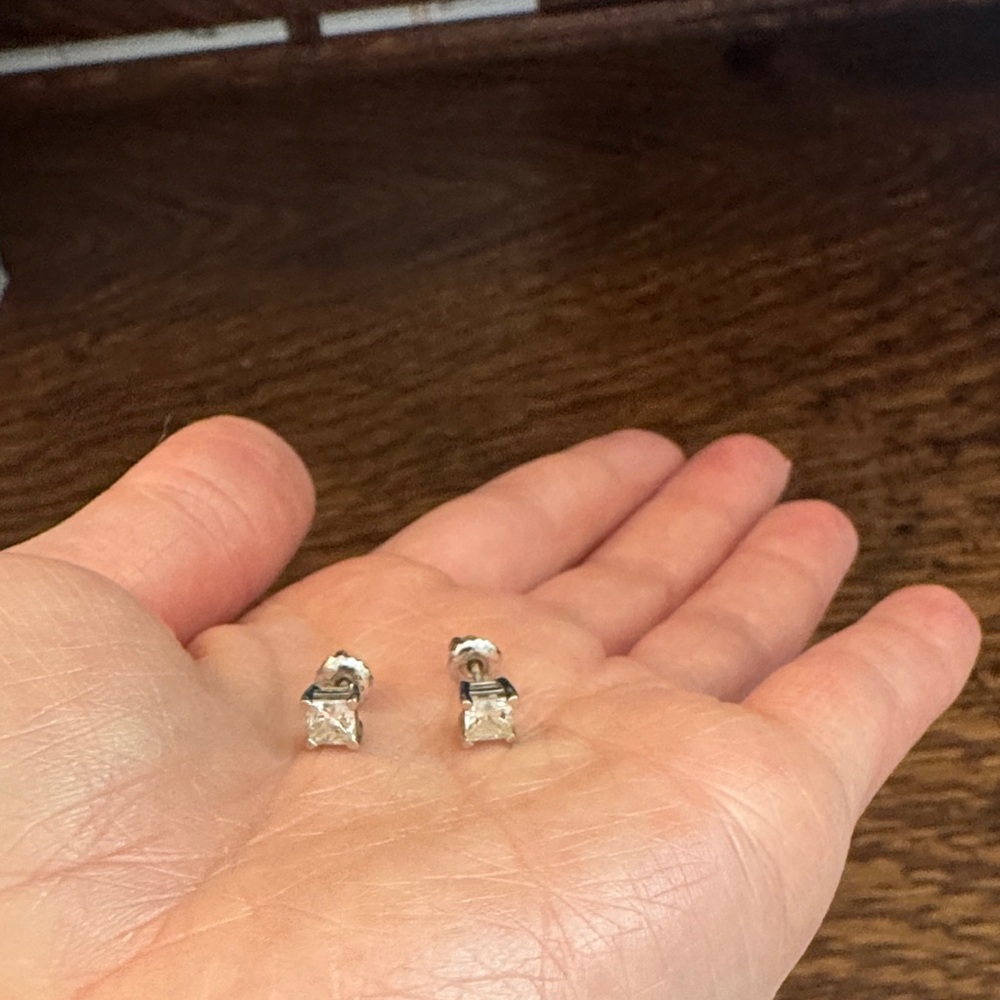 Certified 1CT DIAMOND (natural)💎 14k white gold princess cut studd earrings - Picture 4 of 6